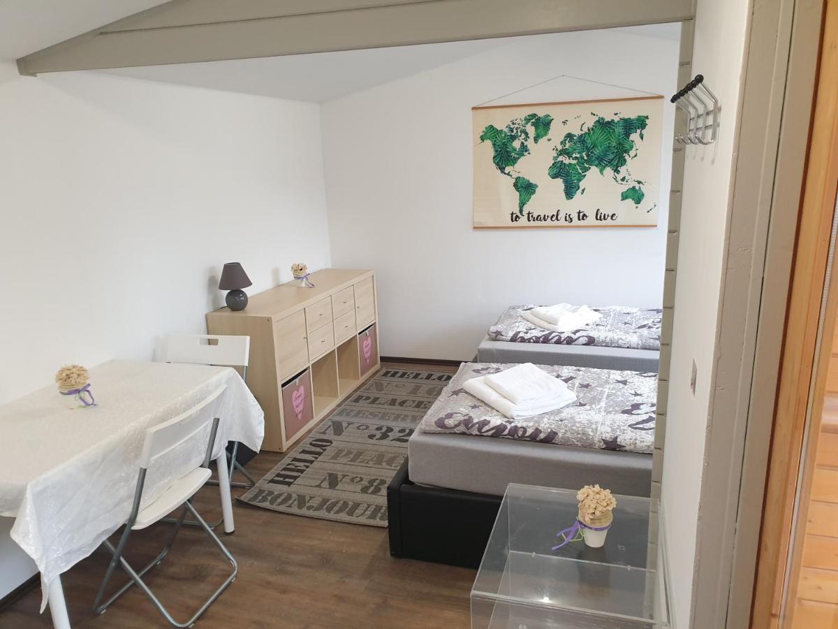Apartment In The House Schonfliess